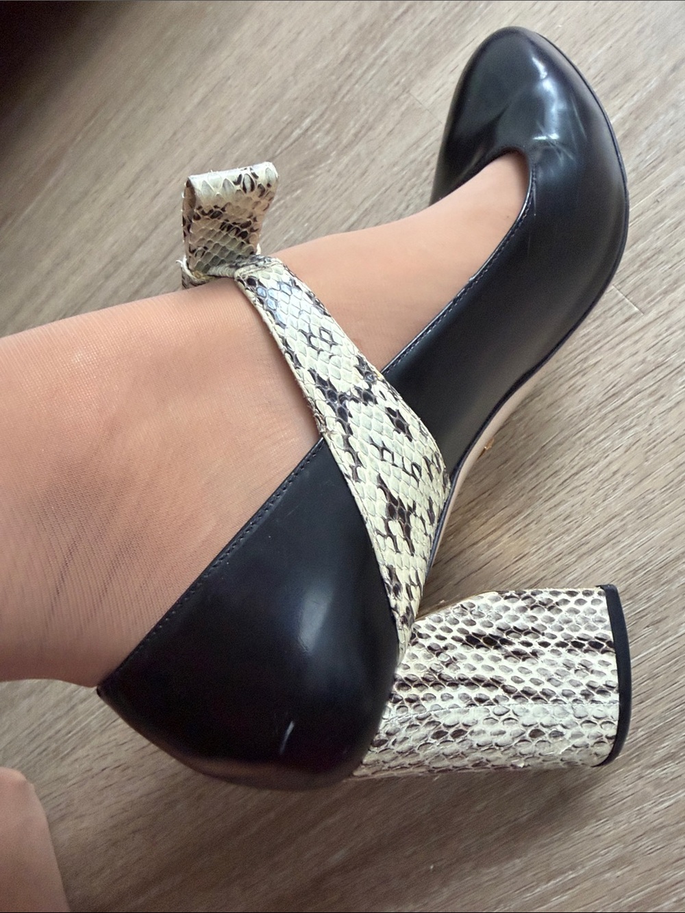 Gucci Python Bow Leather Pumps Block Heel Black Made in Italy EU 39 - Picture 15 of 16